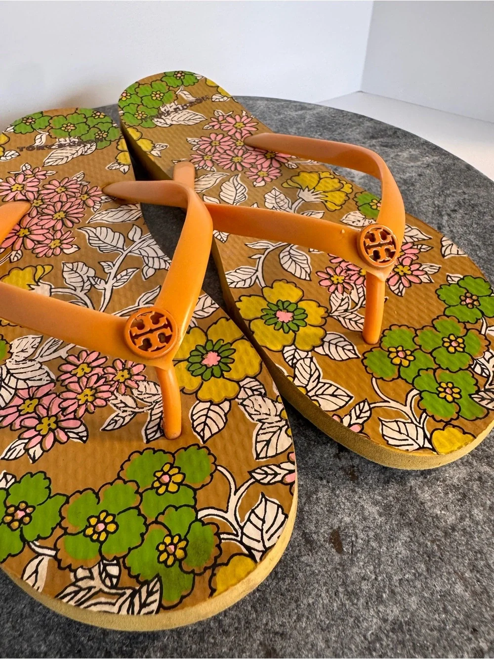 Tory Burch Yellow Floral Garden Flip Flops Logo 8